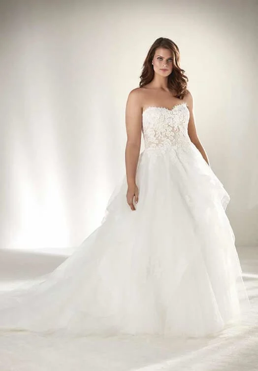 Abito da sposa curvy: valorizza le tue forme